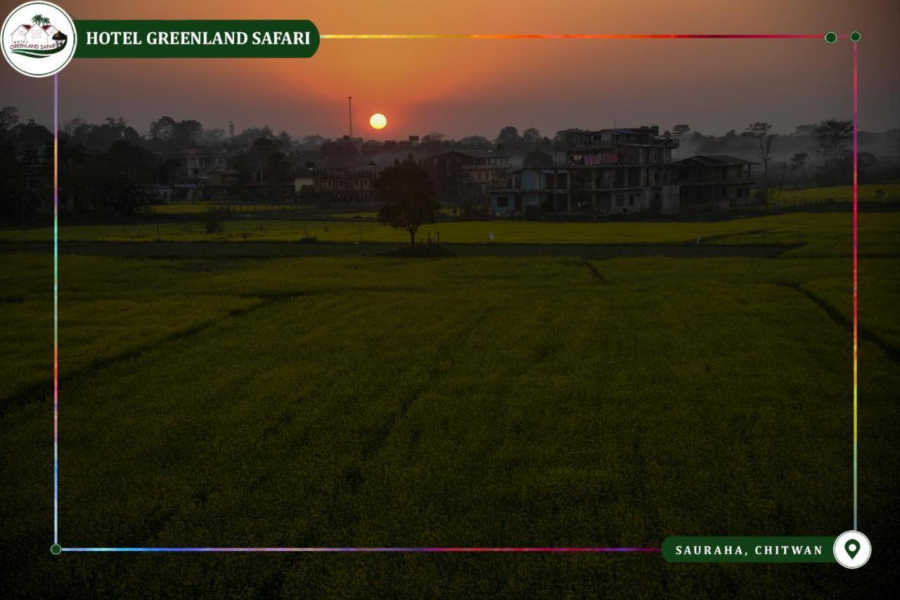 Hotel Greenland Safari Sauraha Kültér fotó