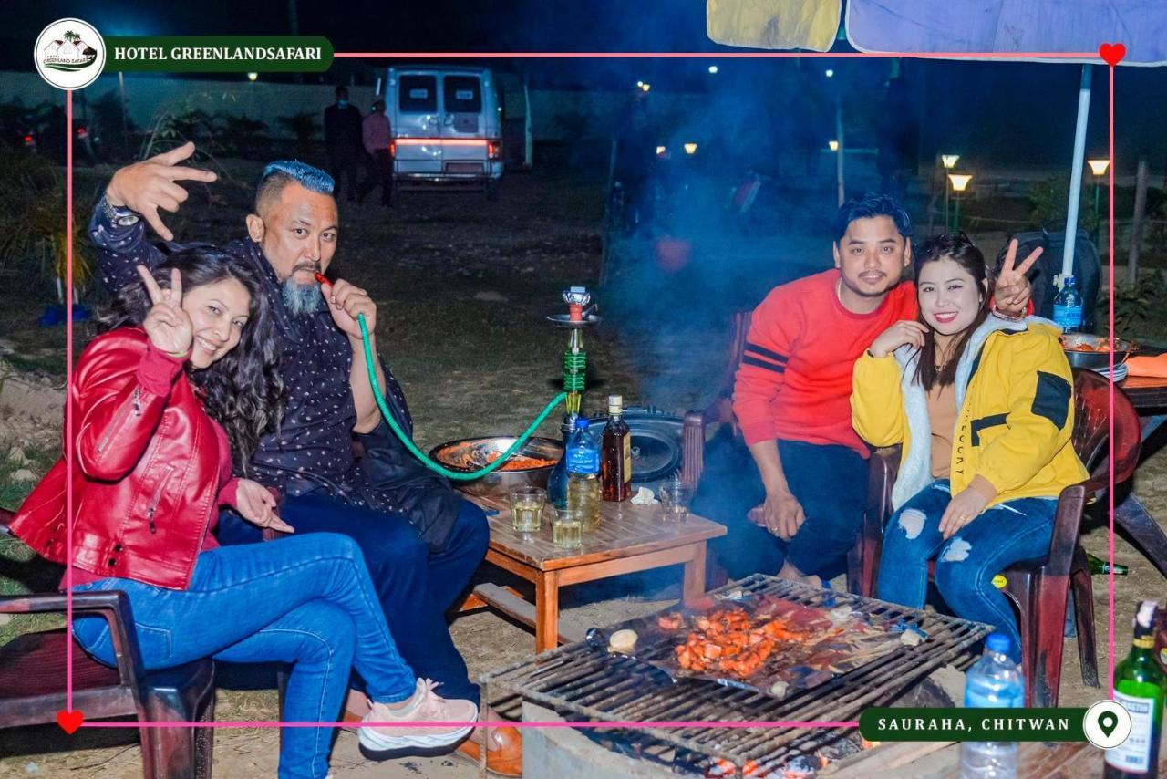 Hotel Greenland Safari Sauraha Kültér fotó