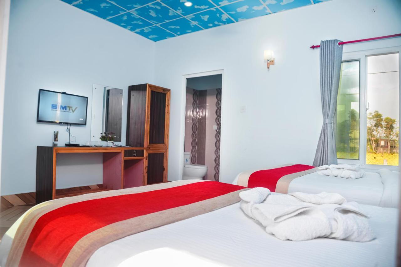 Hotel Greenland Safari Sauraha Kültér fotó