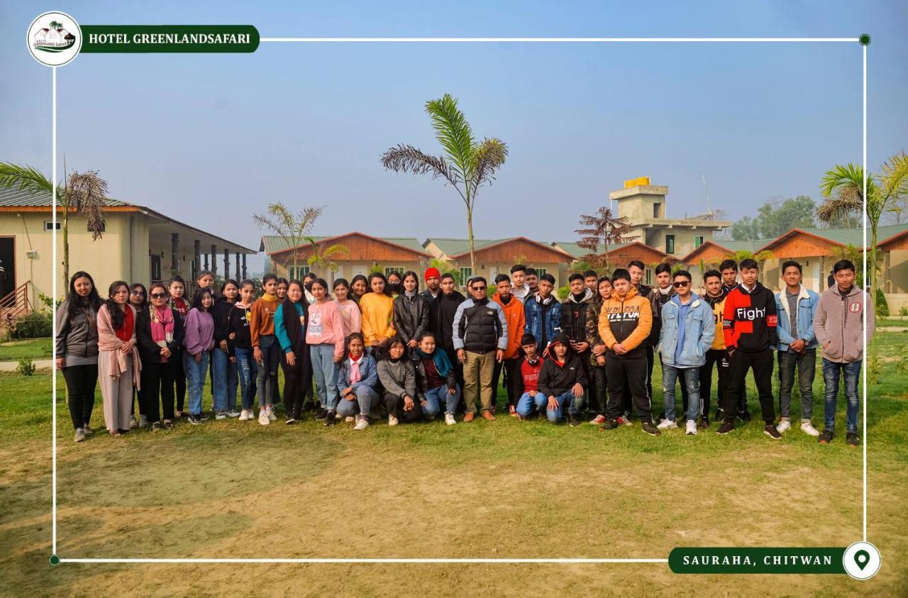 Hotel Greenland Safari Sauraha Kültér fotó