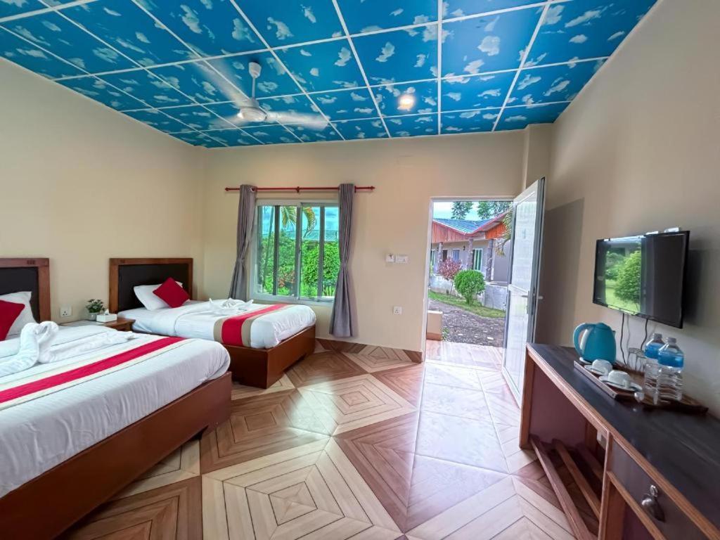 Hotel Greenland Safari Sauraha Kültér fotó